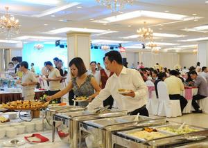 Những ưu điểm tuyệt vời khi tổ chức tiệc buffet mà bạn không nên bỏ qua